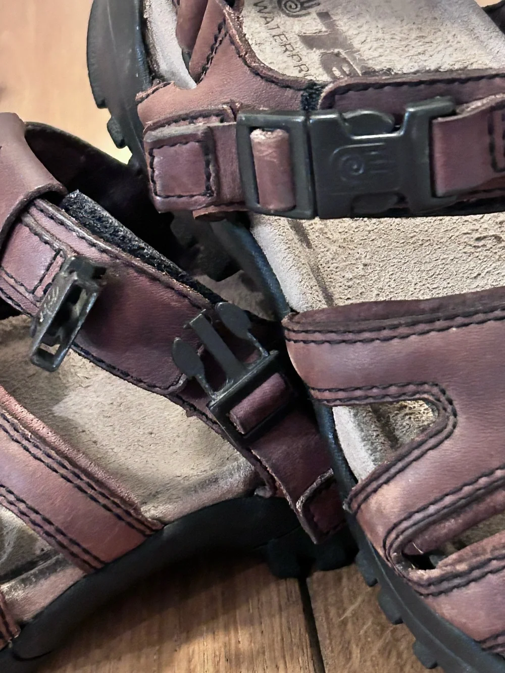 Teva Men's Brown Waterproof Leather Fisherman Strapped Outdoor Sandals Size 11